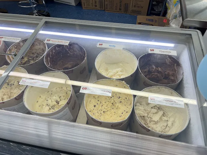 Maples Ice Cream and Treats Picture 4
