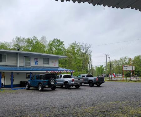 Noel's Family Drive-In