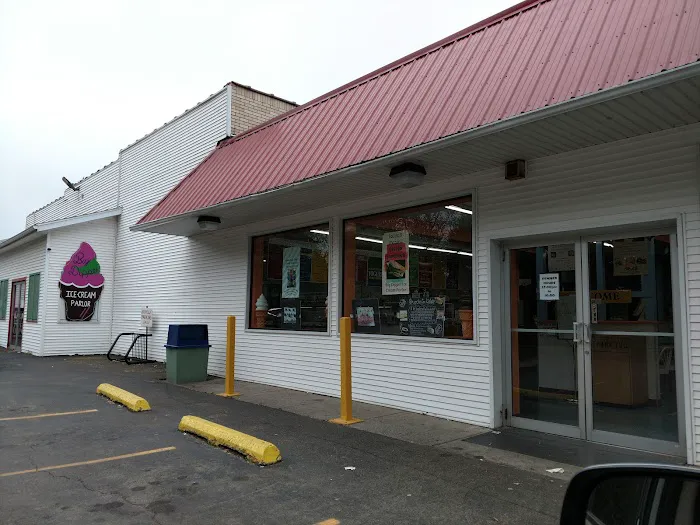 Big Dipper Ice Cream Parlor Picture 6