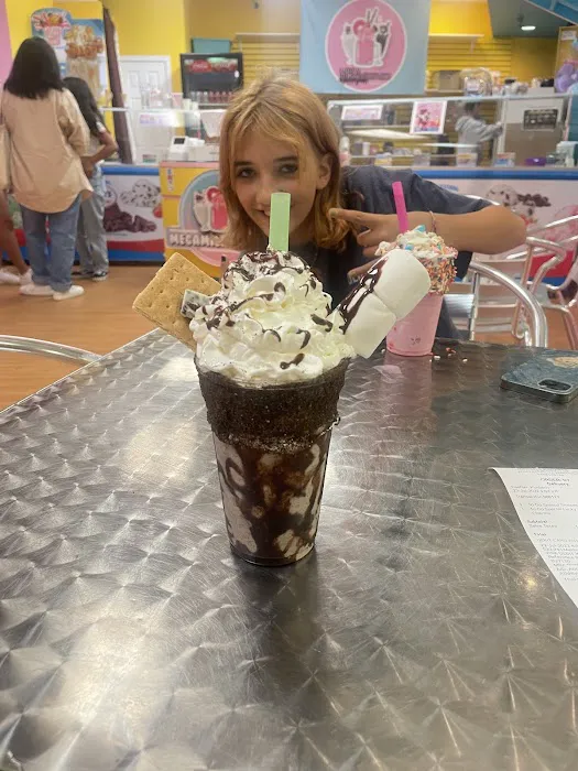 Megamilkshakes by sweet surprise, LLC Picture 7
