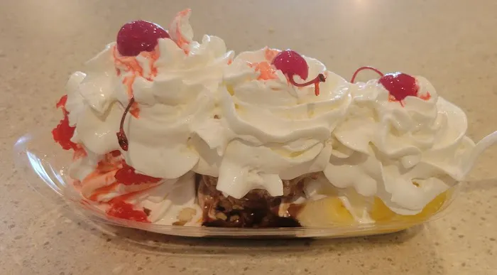 Mr.Richards hot dogs and soft serve ice cream Picture 5