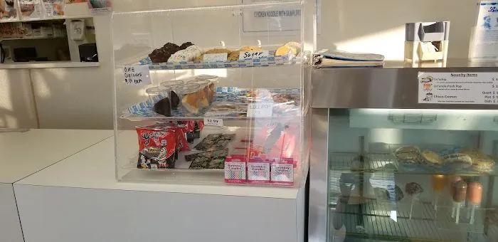 Lic's Deli & Ice Cream Picture 9
