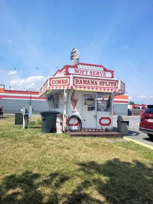 JB's Ice Cream Shoppe Picture 1