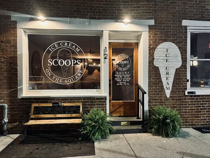 Scoops on the Square Picture 2