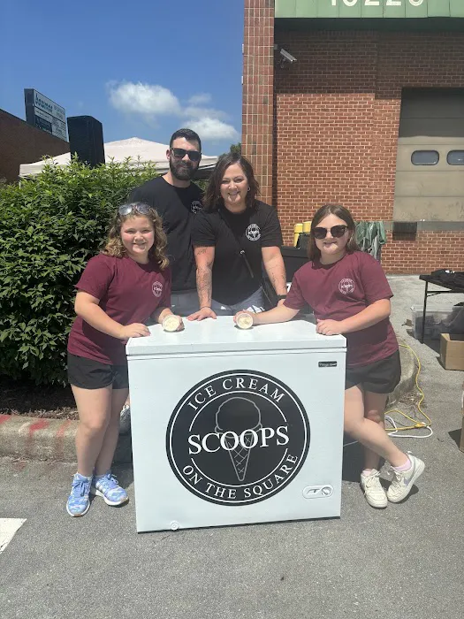 Scoops on the Square Picture 8