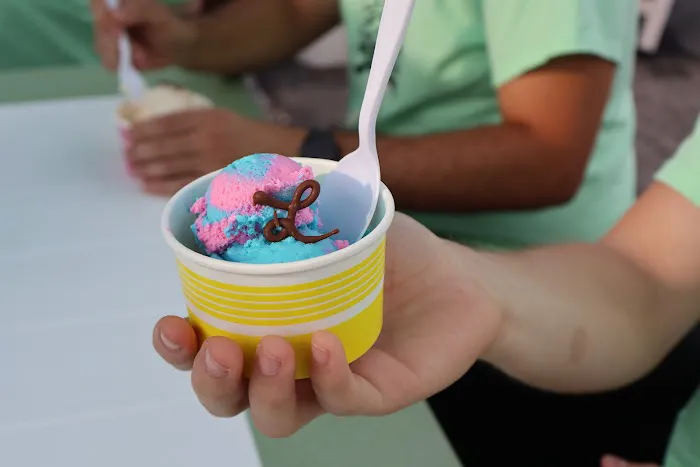Leota's Ice Cream Picture 4
