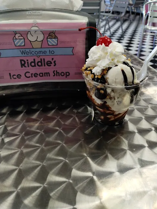 Riddle's Ice Cream Shop Picture 5