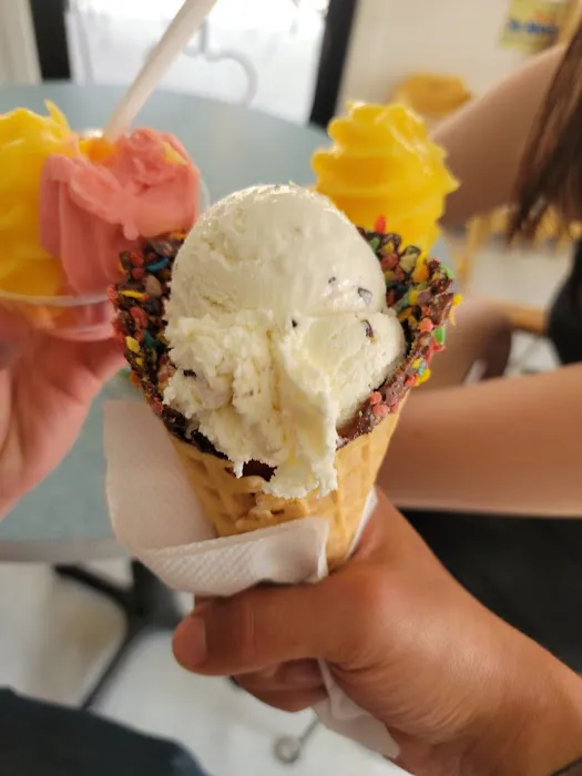 Main Street Ice Cream Picture 5