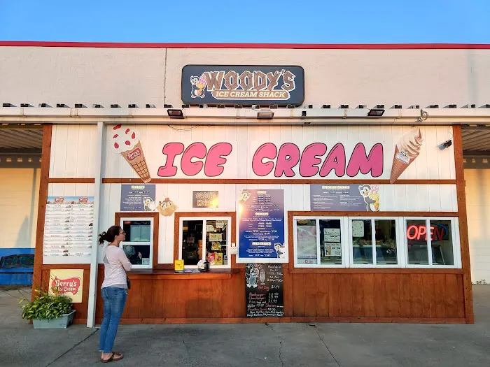Woody's Ice Cream Shack Picture 9