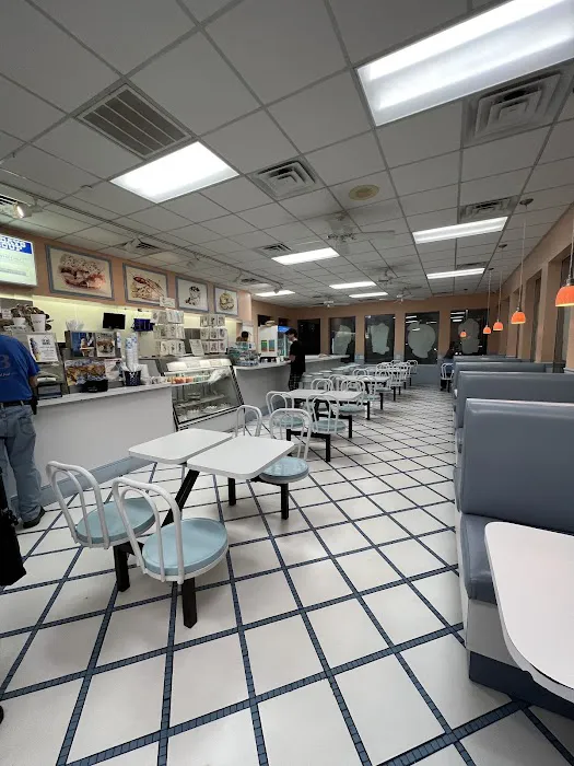 Lic's Deli & Ice Cream Picture 6