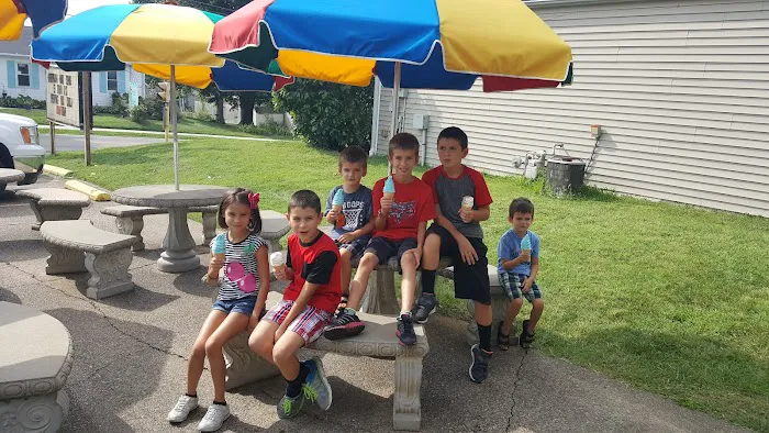 Rivertown Ice Cream and Grill Picture 10