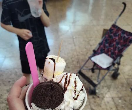 D-Ice cream & bubble tea boba drinks