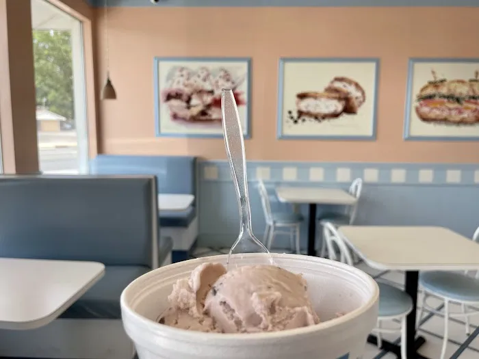Lic's Deli & Ice Cream Picture 7