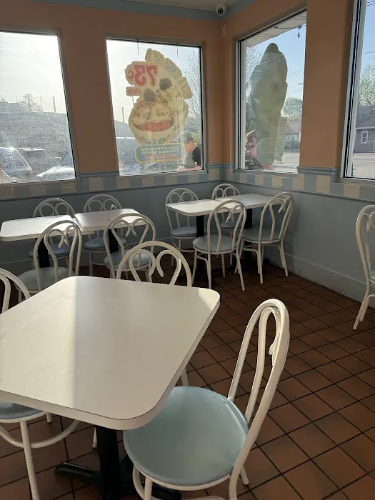 Lic's Deli & Ice Cream Picture 6