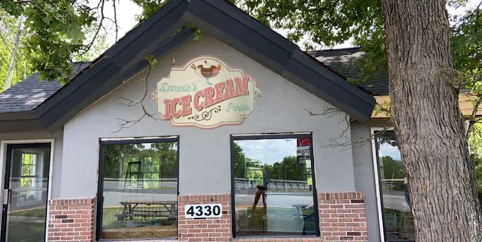 Harpers Ferry Ice Cream Shoppe Picture 8