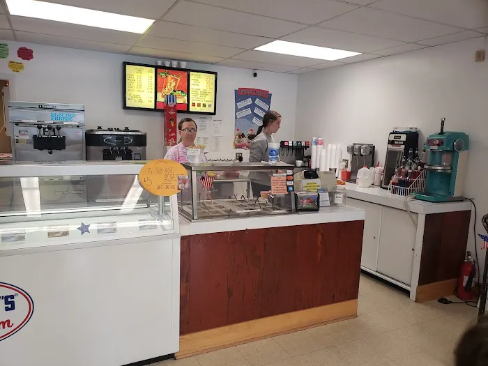 Potomac Street Creamery Picture 4