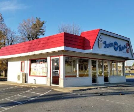 Twin kiss Waynesboro pa