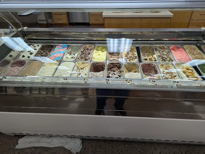 Windy Knoll Farm Market & Creamery Picture 4