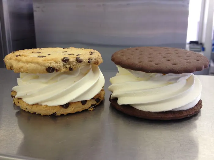Pam's Custard Corner Picture 7