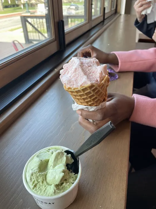 Rosie's Handcrafted Ice Cream Picture 4