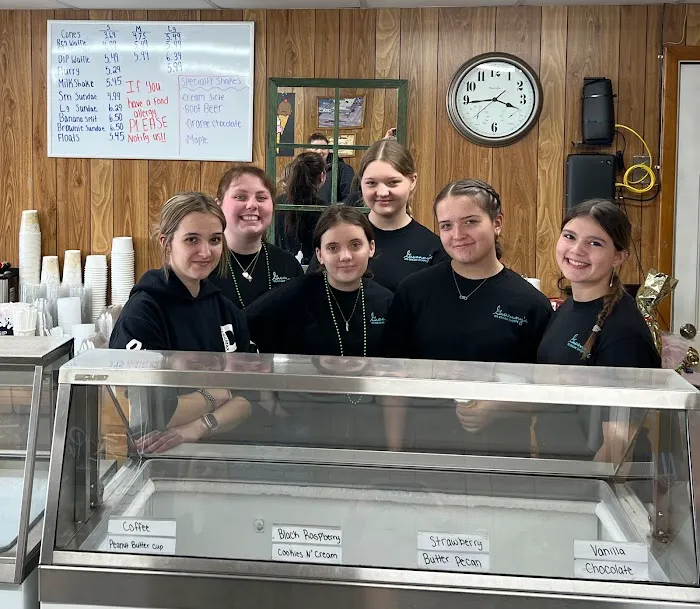 Gwenny’s Ice Cream Shoppe Picture 2