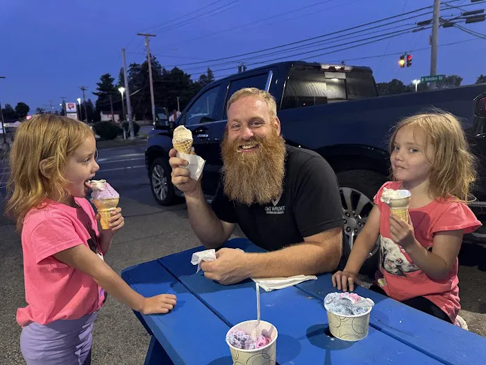 Gwenny’s Ice Cream Shoppe Picture 1