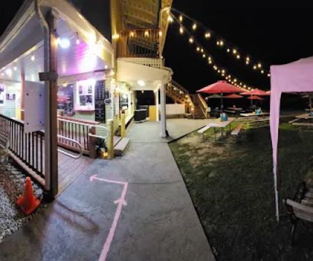 Sugar Creek Snowy & Sweet Ice Cream Shop