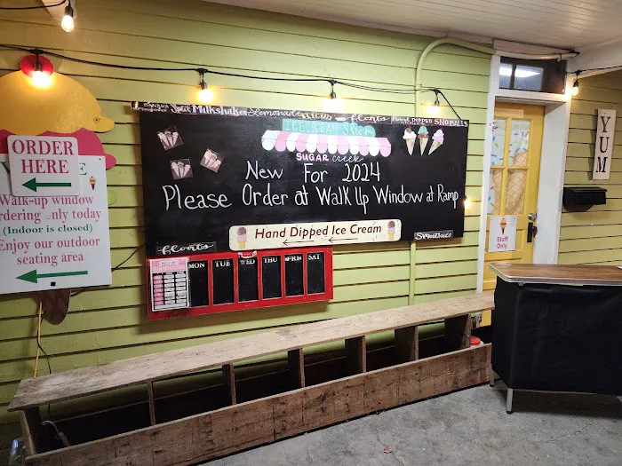 Sugar Creek Snowy & Sweet Ice Cream Shop Picture 6