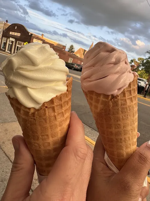 Gruto's Soft Serve Picture 8