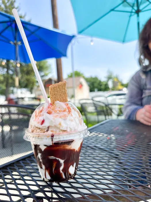 Little Red Barn Ice Cream Cafe Picture 4