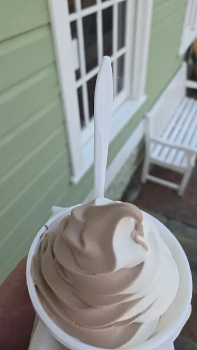 Gruto's Soft Serve Picture 7