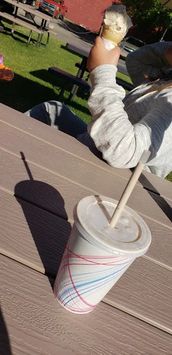 Sugar Daddy's Ice Cream-Grill Picture 2
