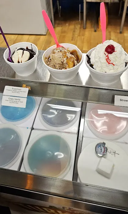 Faddies Ice Cream & Pizza Picture 3