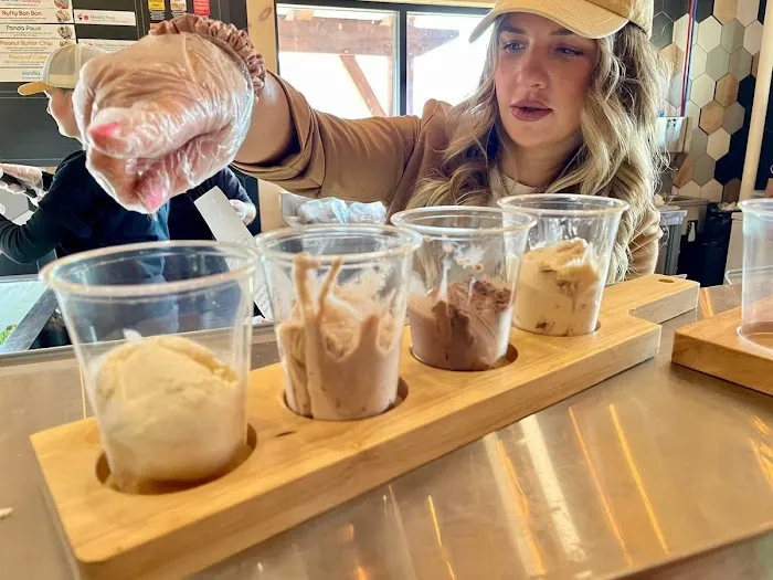 The Maplery Ice Cream Picture 9