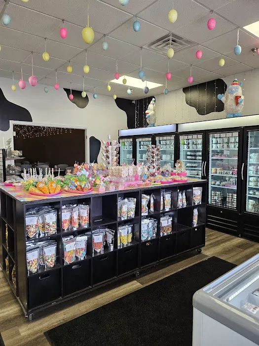 The Pink Cow Ice Cream Shop & Momma Cow's Treat Emporium Picture 2