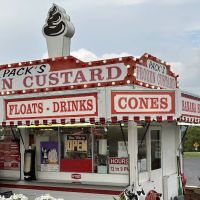 Peep's Frozen Custard ico