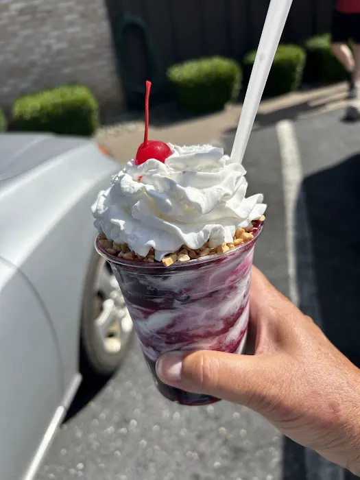 3B Ice Cream (Dauphin) Picture 4