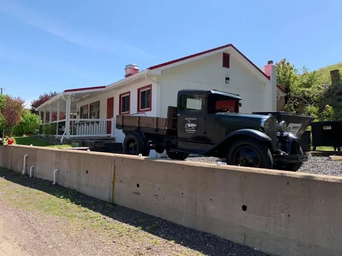 Coal Dock Drive-In Picture 3