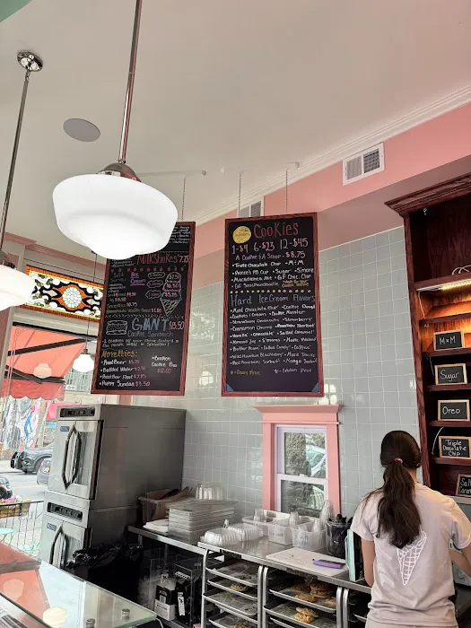 Cookies & Cream On Elmwood Picture 3