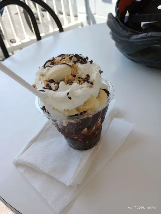 Blondies Sip-n-Dip Picture 7