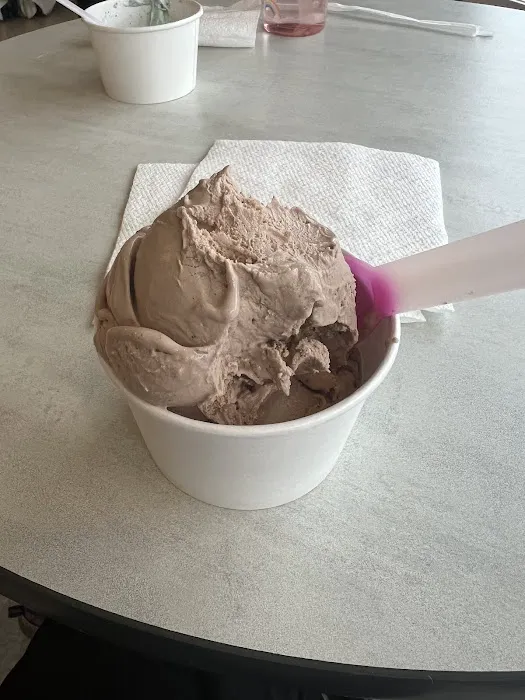 Zeppo's Creekside Creamery Picture 5