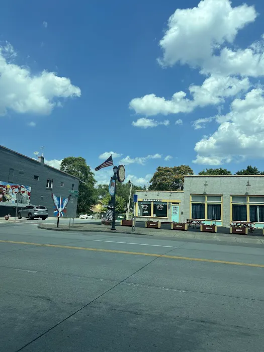 Zeppo's Creekside Creamery Picture 1