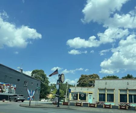 Zeppo's Creekside Creamery