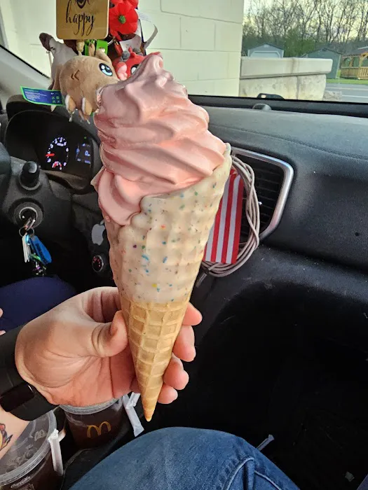 Finnagin's Ice Cream Shop Picture 1