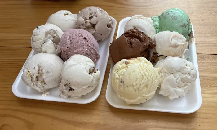 Baltimore Hill Creamery Ice Cream Parlor Picture 9