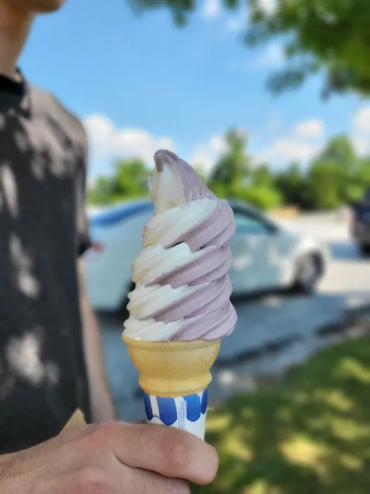 Reesers' Soft Ice Cream Picture 6