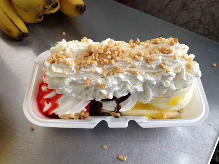 Reesers' Soft Ice Cream Picture 5