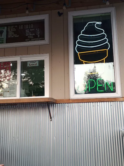 Burke's Dairy Bar Picture 10