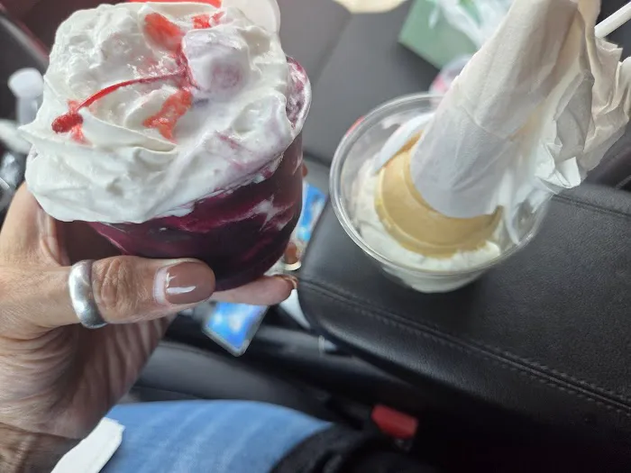 3B Ice Cream (Derry St.) Picture 10