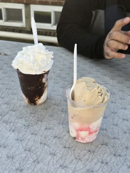 3B Ice Cream (Derry St.) Picture 3